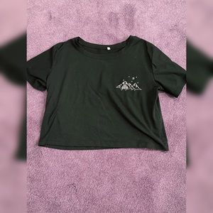 Crop-Top Tee with design